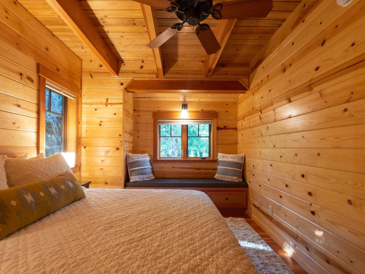 On The River Wooded Bliss Cabin Near Loloma McKenzie Bridge Eksteriør billede